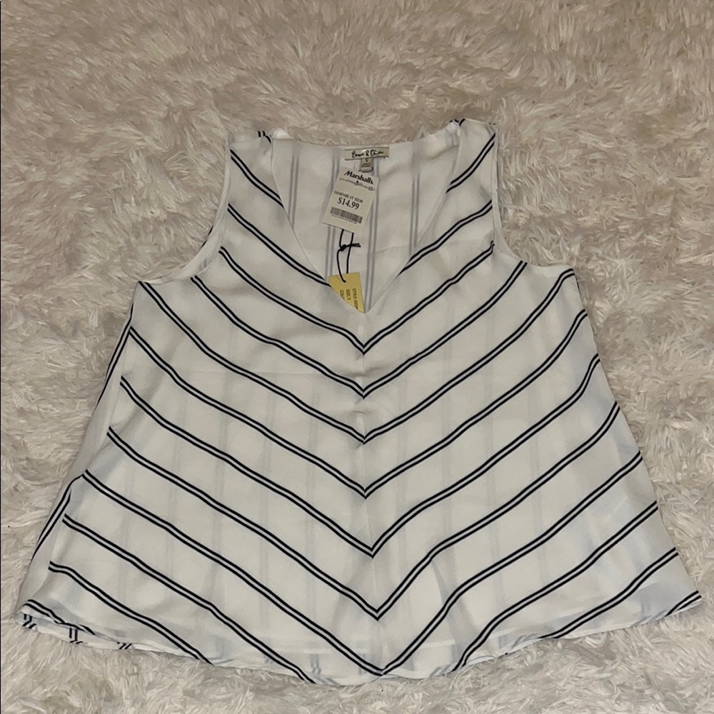 ☀️White and Black Chevron Sleeveless Tank Top